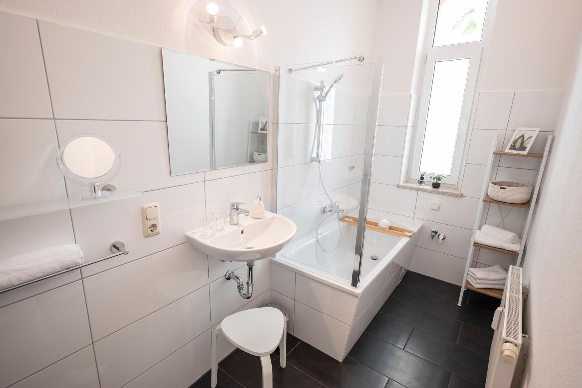 Loh9 - Das Apartment Im Citycenter - Parkplatz - Wlan - Aufzug Chemnitz Exteriör bild